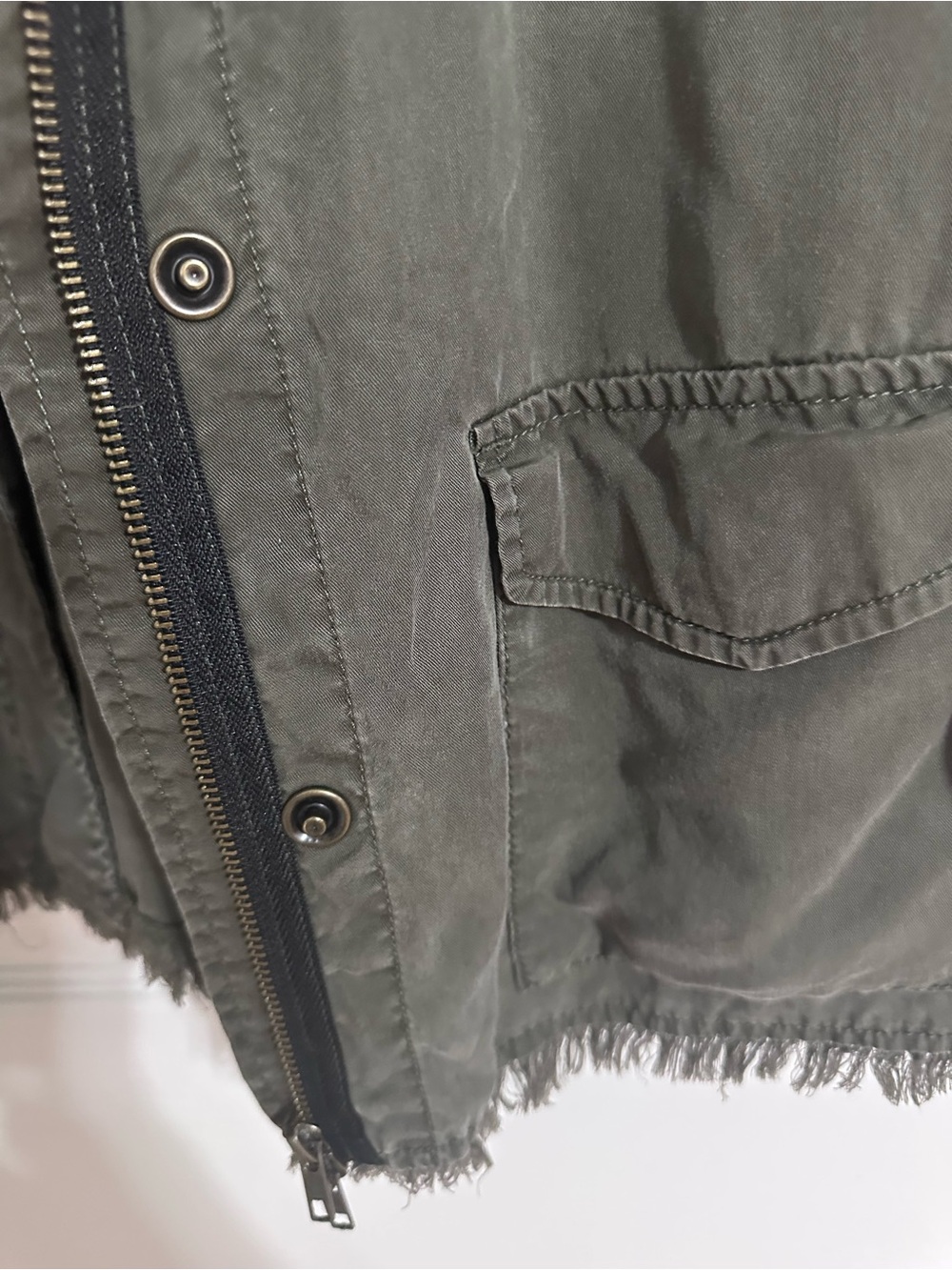 Sanctuary Utility Jacket M Army Green Frayed Hem Lyocell Military Lightweight - Picture 6 of 10